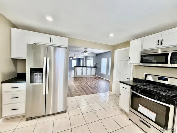 $170,000 | 100 School Street, Wilsonville, IL 62093