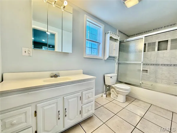 $170,000 | 100 School Street, Wilsonville, IL 62093