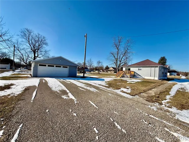 $175,000 | 100 School Street, Wilsonville, IL 62093