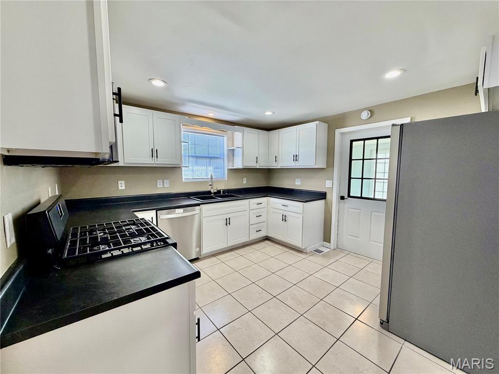 100 School Street Wilsonville, IL 62093 - Photo 8 of 31