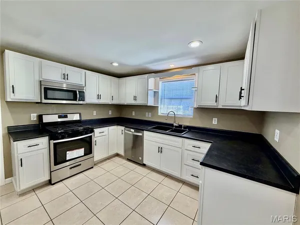 $170,000 | 100 School Street, Wilsonville, IL 62093