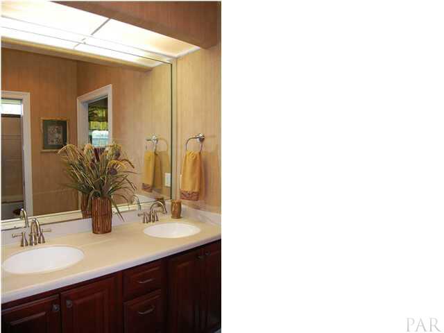 6060 Otter Point Road Pensacola, FL 32504 - Photo 15 of 23 Guest bedroom
