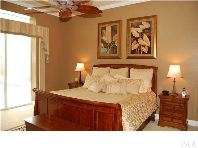 6060 Otter Point Road Pensacola, FL 32504 - Photo 10 of 23 Comfy living room