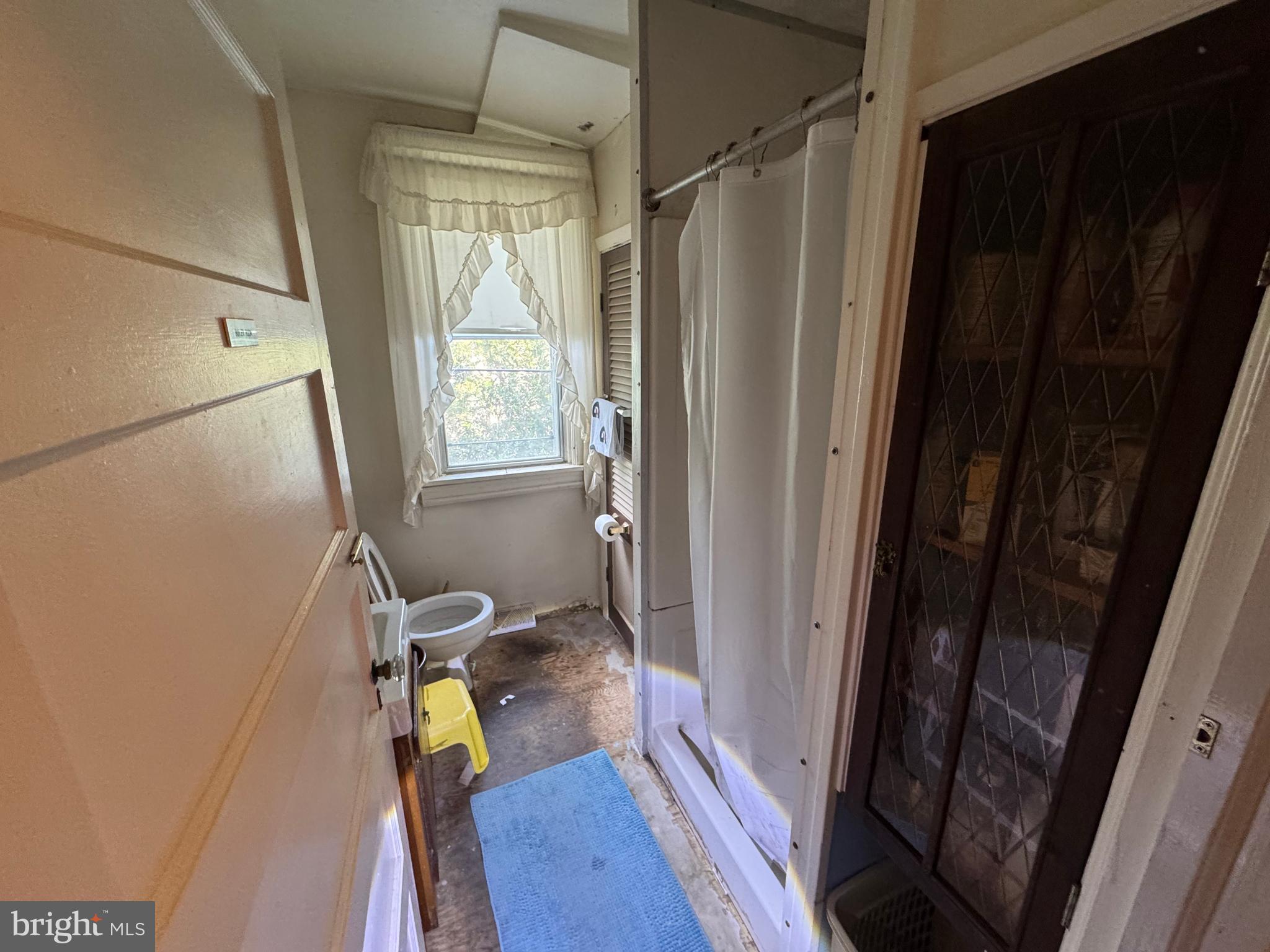 618 Newport Road Bristol, PA 19007 - Photo 10 of 14 Gallery Image 10