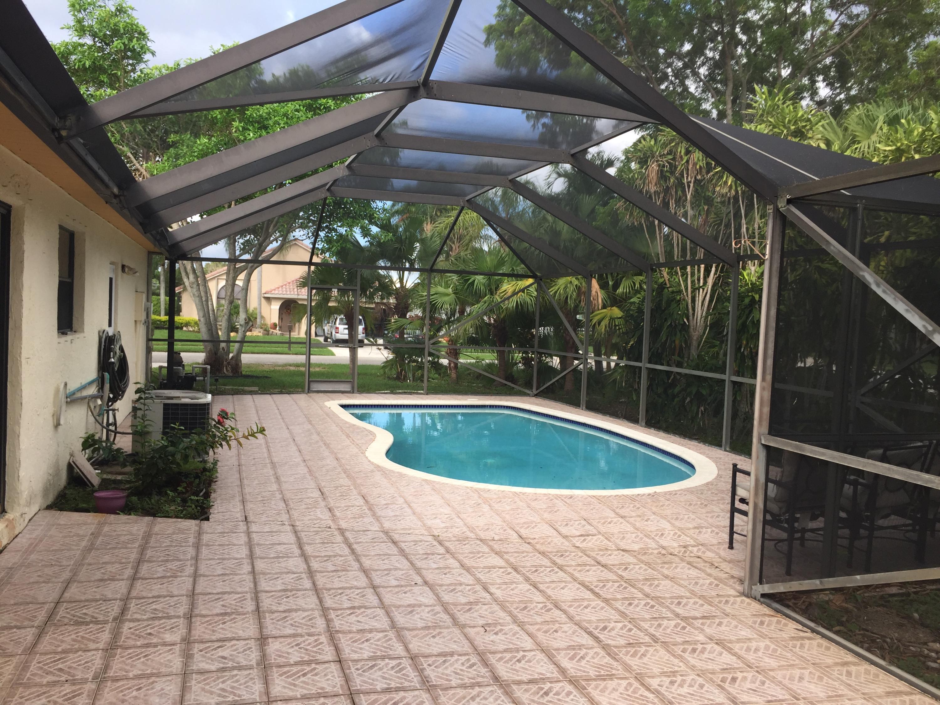 10383 Islander Drive Boca Raton, FL 33498 - Photo 4 of 10 Interior Screen