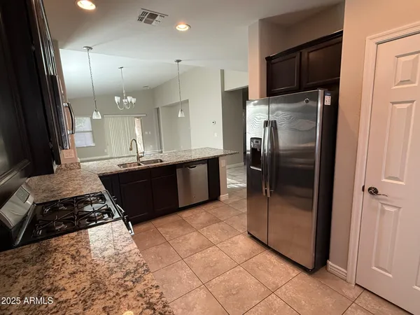 $2,185 | 2682 East Gillcrest Road, Gilbert, AZ 85298