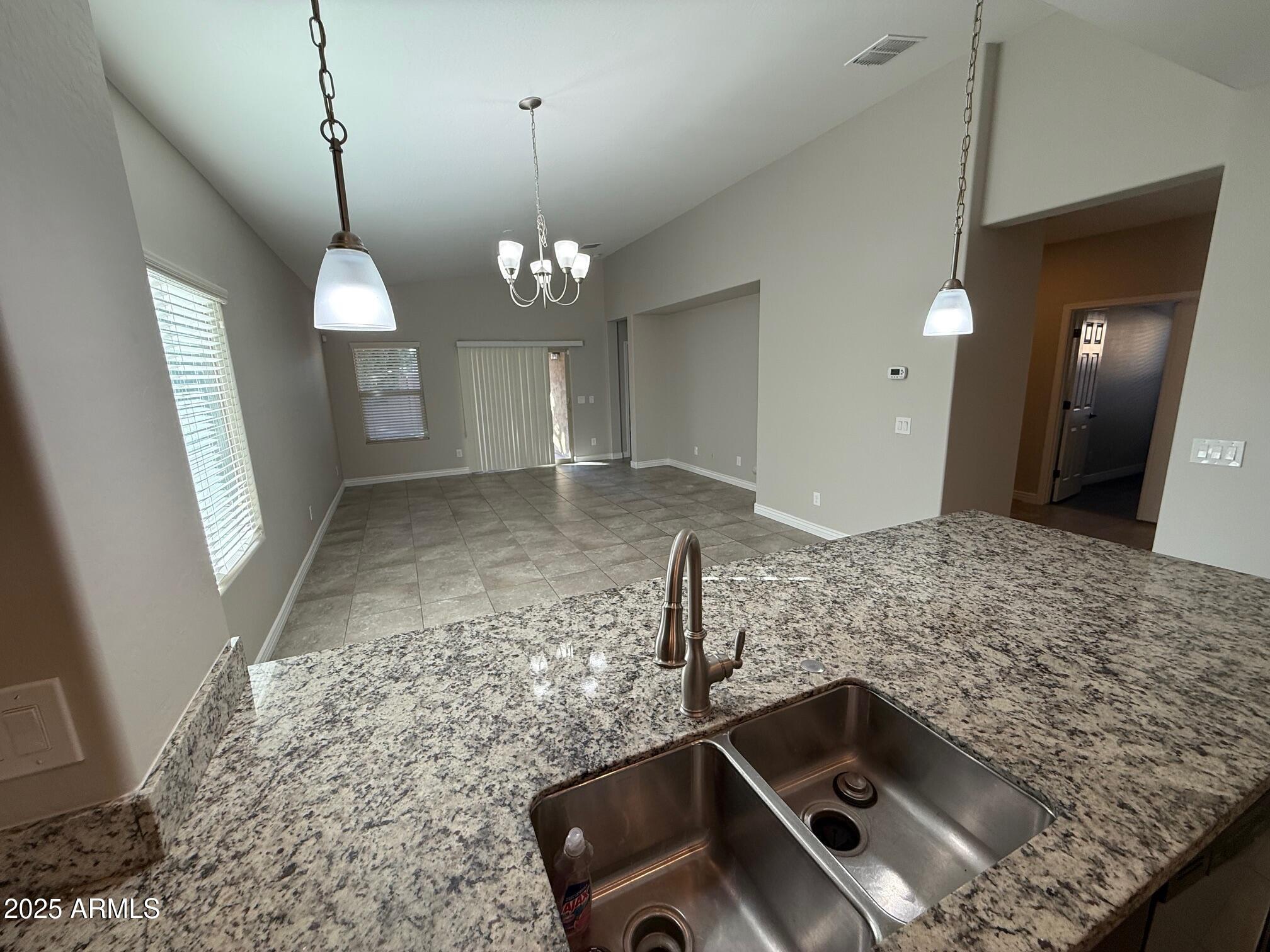 2682 East Gillcrest Road Gilbert, AZ 85298 - Photo 6 of 27 IMG_8052