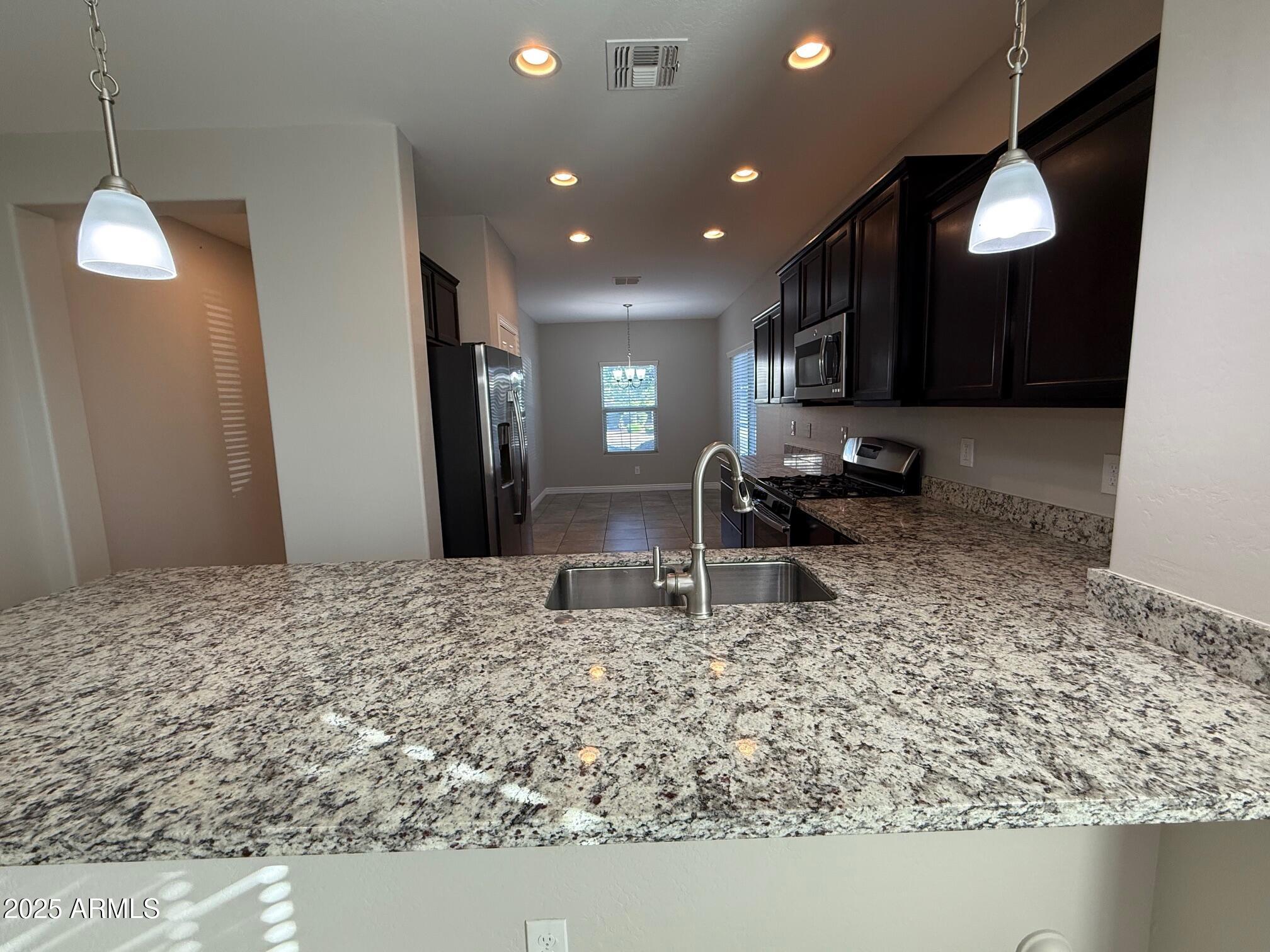 2682 East Gillcrest Road Gilbert, AZ 85298 - Photo 8 of 27 IMG_8055