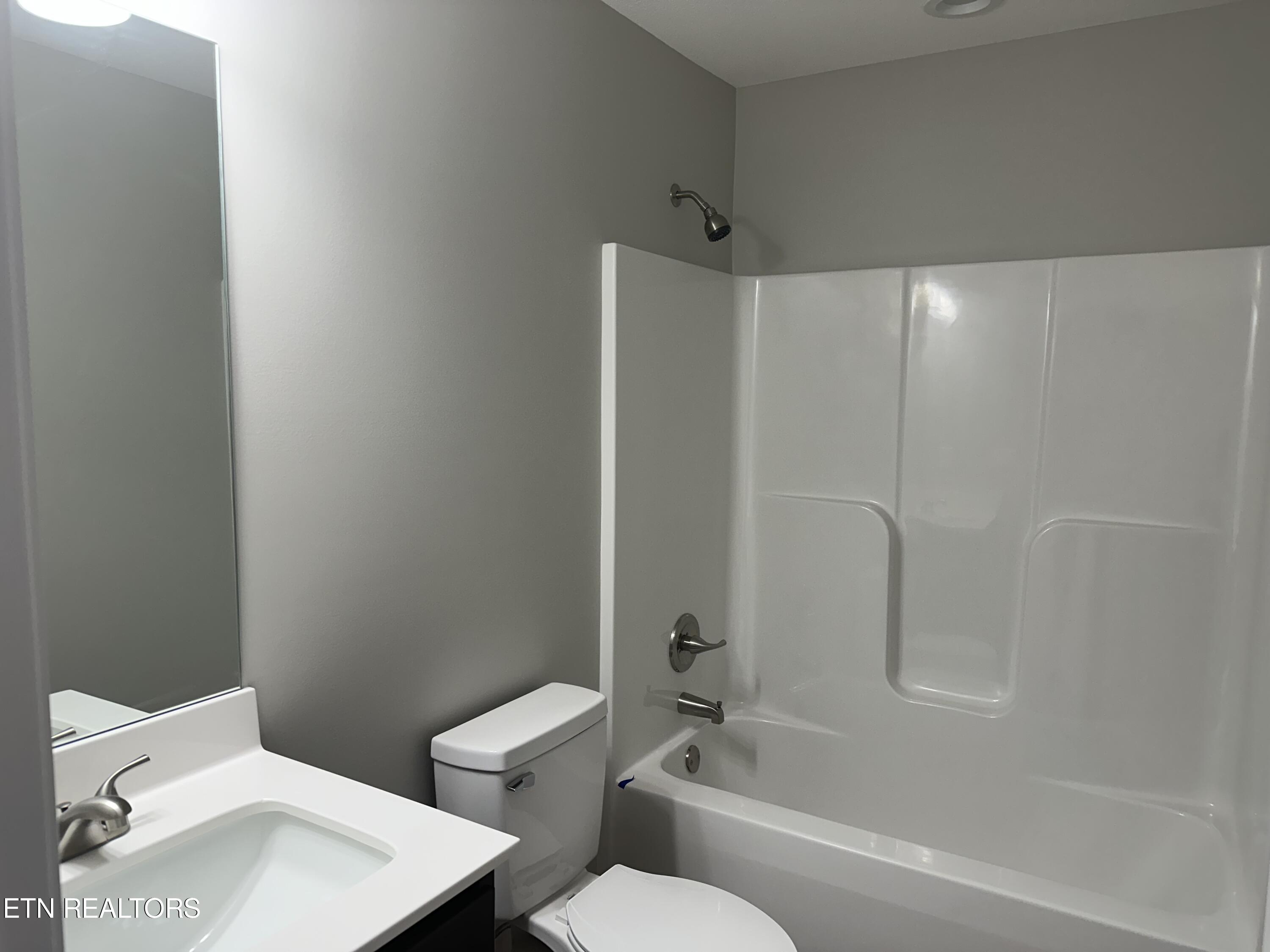 120 Middle Glen Road Maynardville, TN 37807 - Photo 10 of 12 Guest Bath
