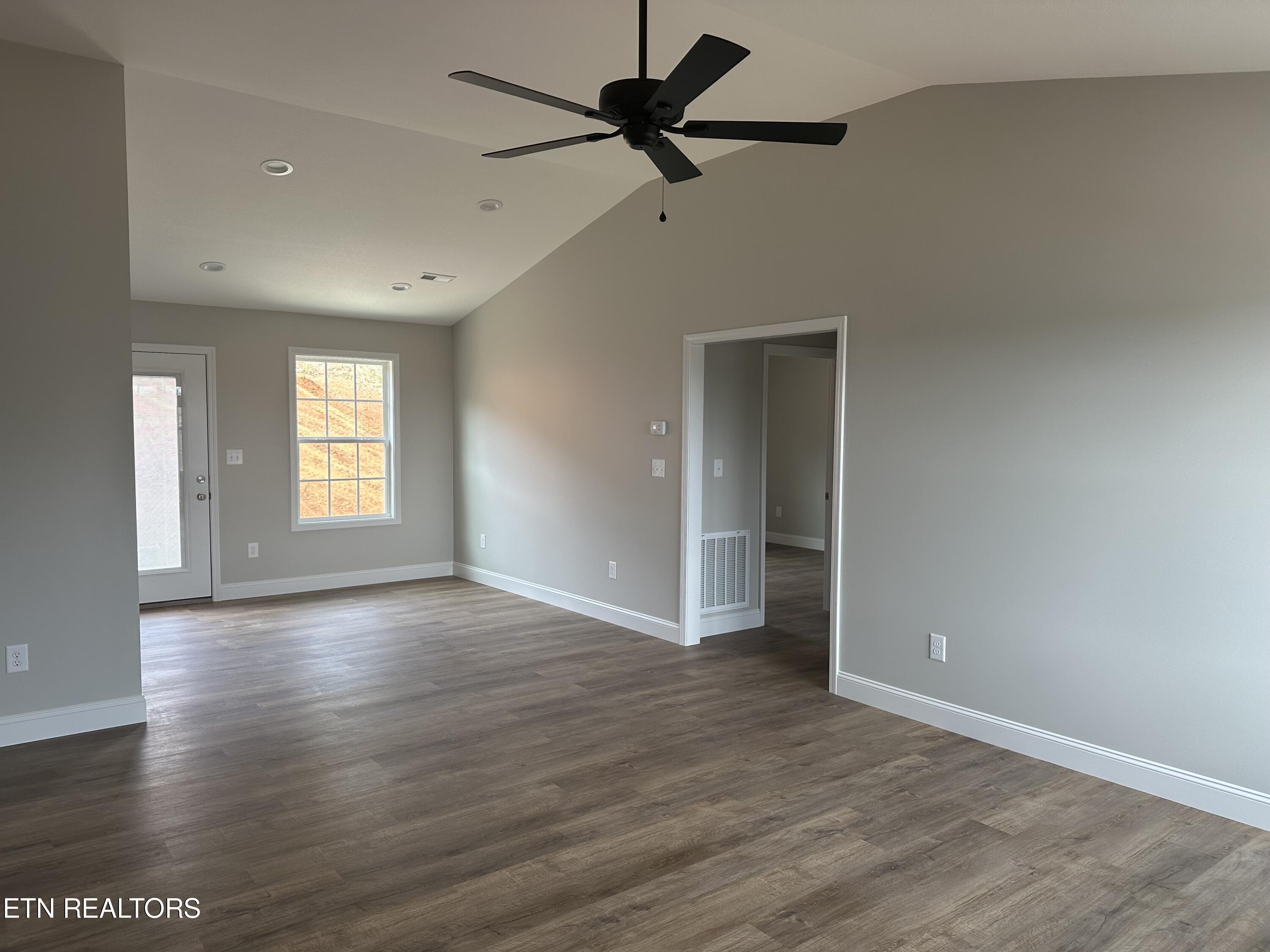 120 Middle Glen Road Maynardville, TN 37807 - Photo 2 of 12 Living to Dining