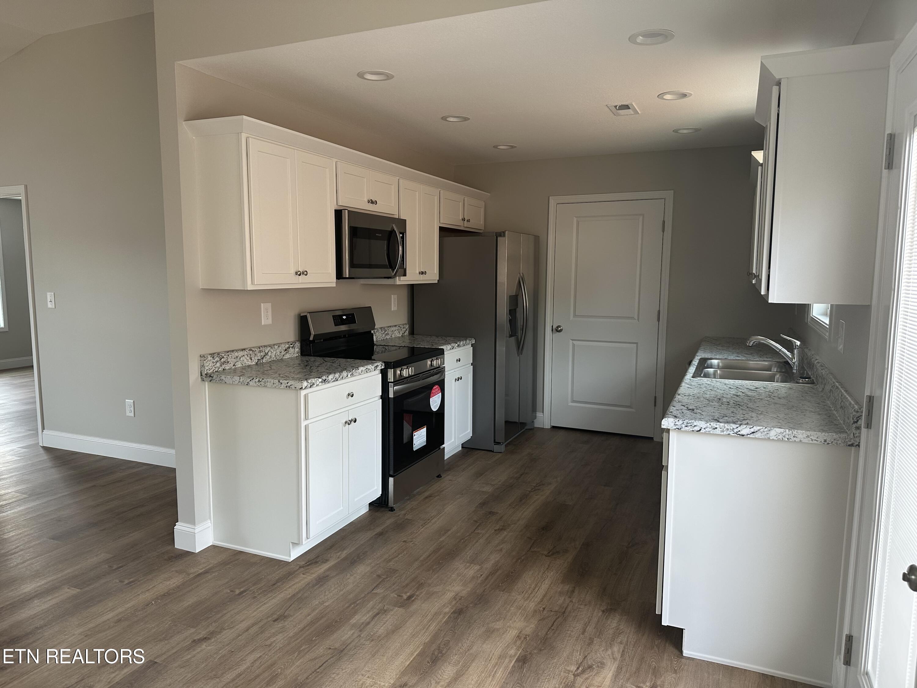 120 Middle Glen Road Maynardville, TN 37807 - Photo 4 of 12 Kitchen