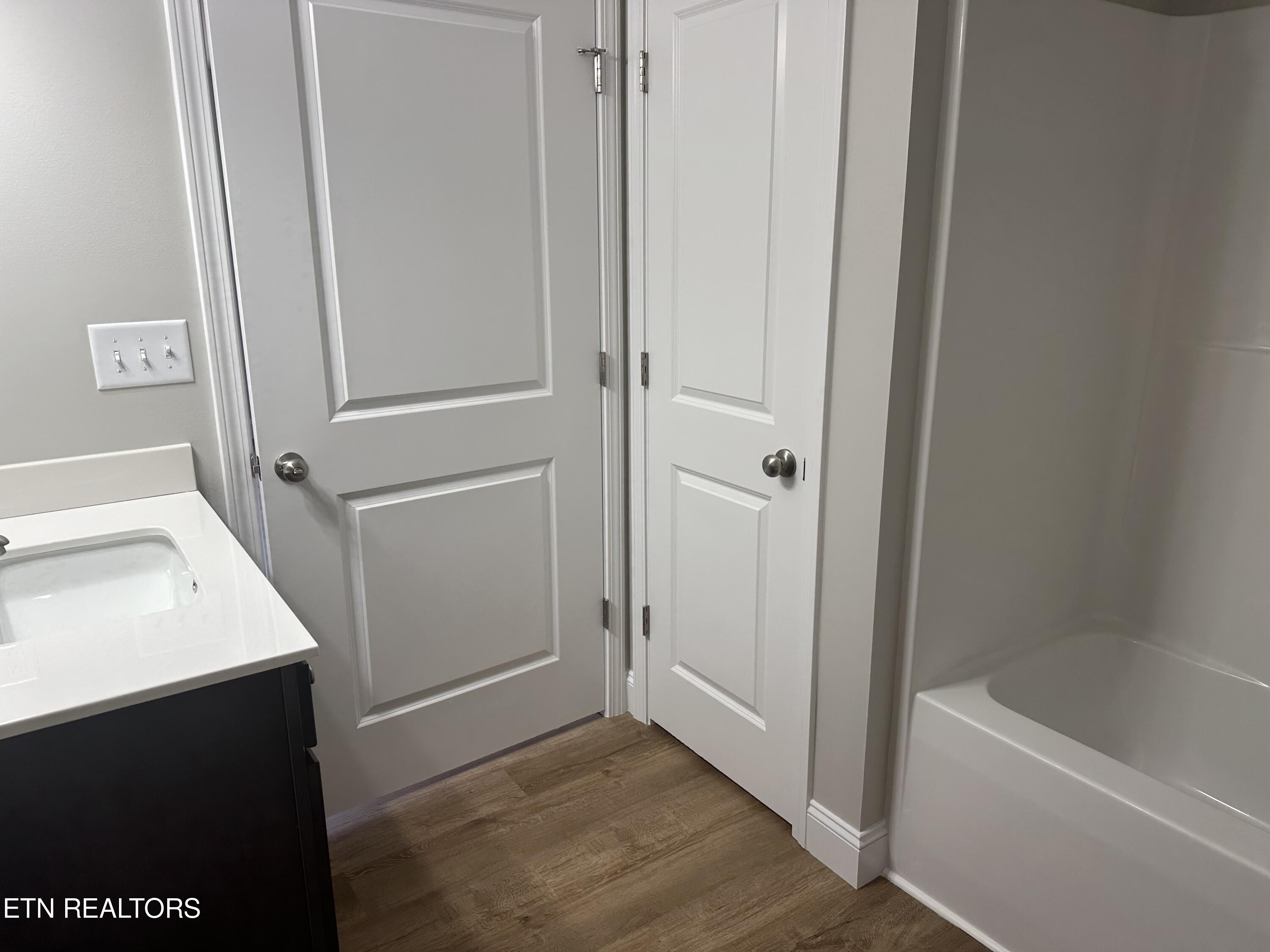 120 Middle Glen Road Maynardville, TN 37807 - Photo 7 of 12 Primary Bath