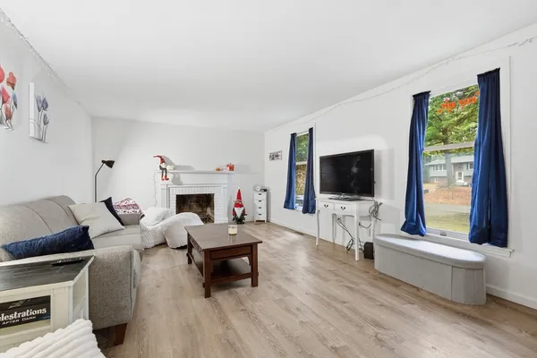 $595,000 | 228 Aubinwood Road, Amherst, MA 01002