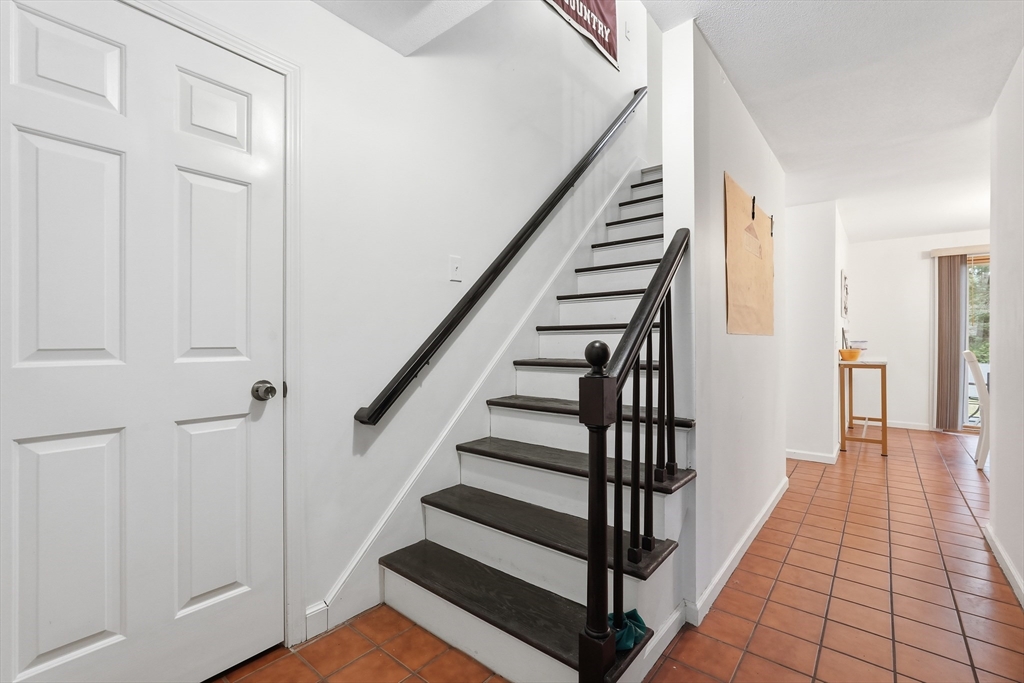 228 Aubinwood Road Amherst, MA 01002 - Photo 13 of 25