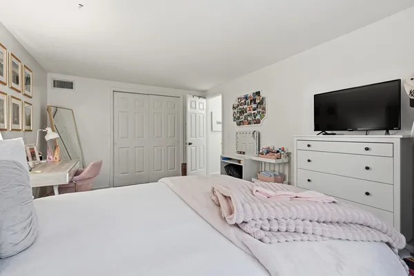 $595,000 | 228 Aubinwood Road, Amherst, MA 01002