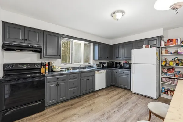 $595,000 | 228 Aubinwood Road, Amherst, MA 01002