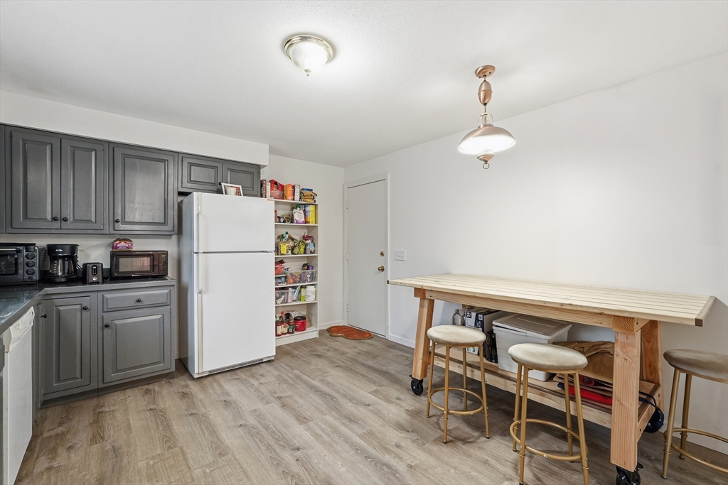 228 Aubinwood Road Amherst, MA 01002 - Photo 4 of 25