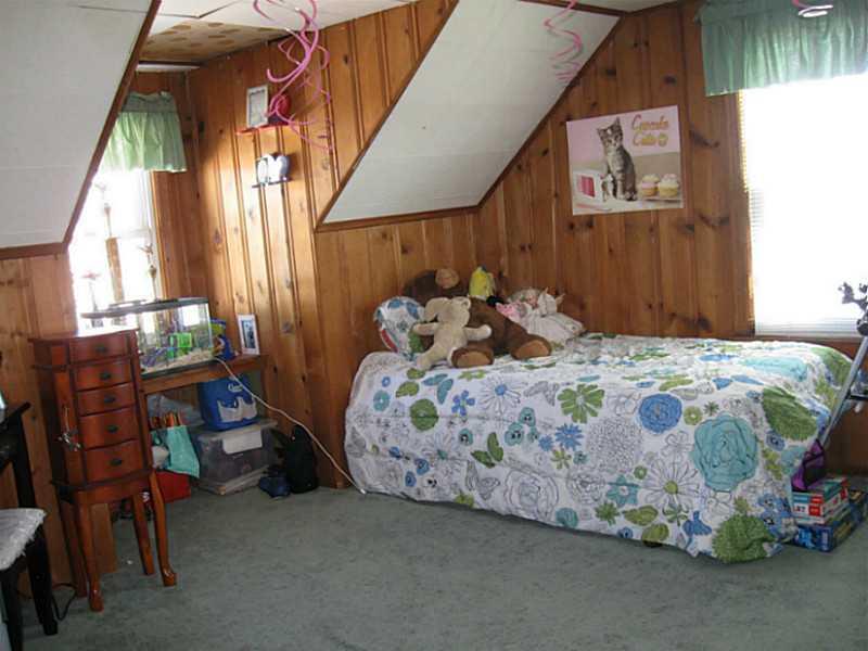 3087 Brodhead Road Aliquippa, PA 15001 - Photo 11 of 20 Bedroom.