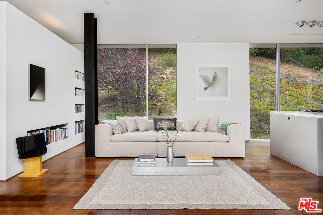 9727 Oak Pass Road Beverly Hills, CA 90210 - Photo 14 of 50