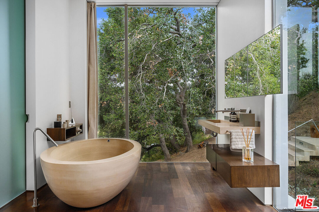 9727 Oak Pass Road Beverly Hills, CA 90210 - Photo 18 of 50