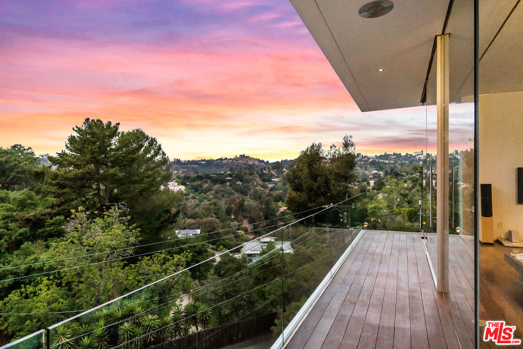 9727 Oak Pass Road Beverly Hills, CA 90210 - Photo 22 of 50