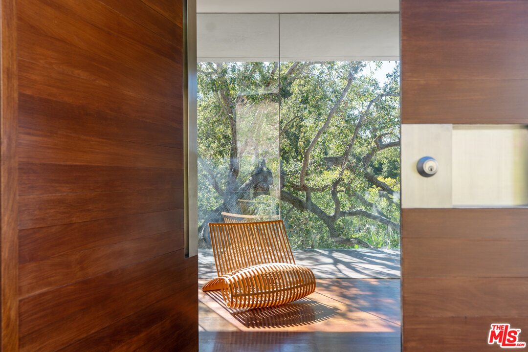 9727 Oak Pass Road Beverly Hills, CA 90210 - Photo 5 of 50