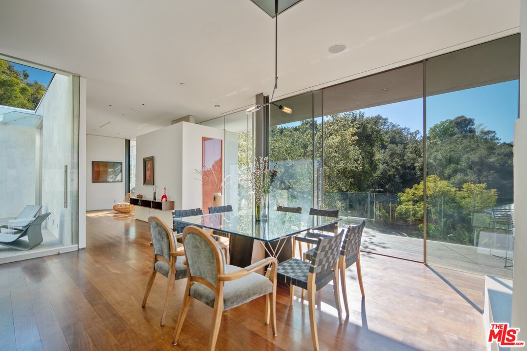 9727 Oak Pass Road Beverly Hills, CA 90210 - Photo 9 of 50
