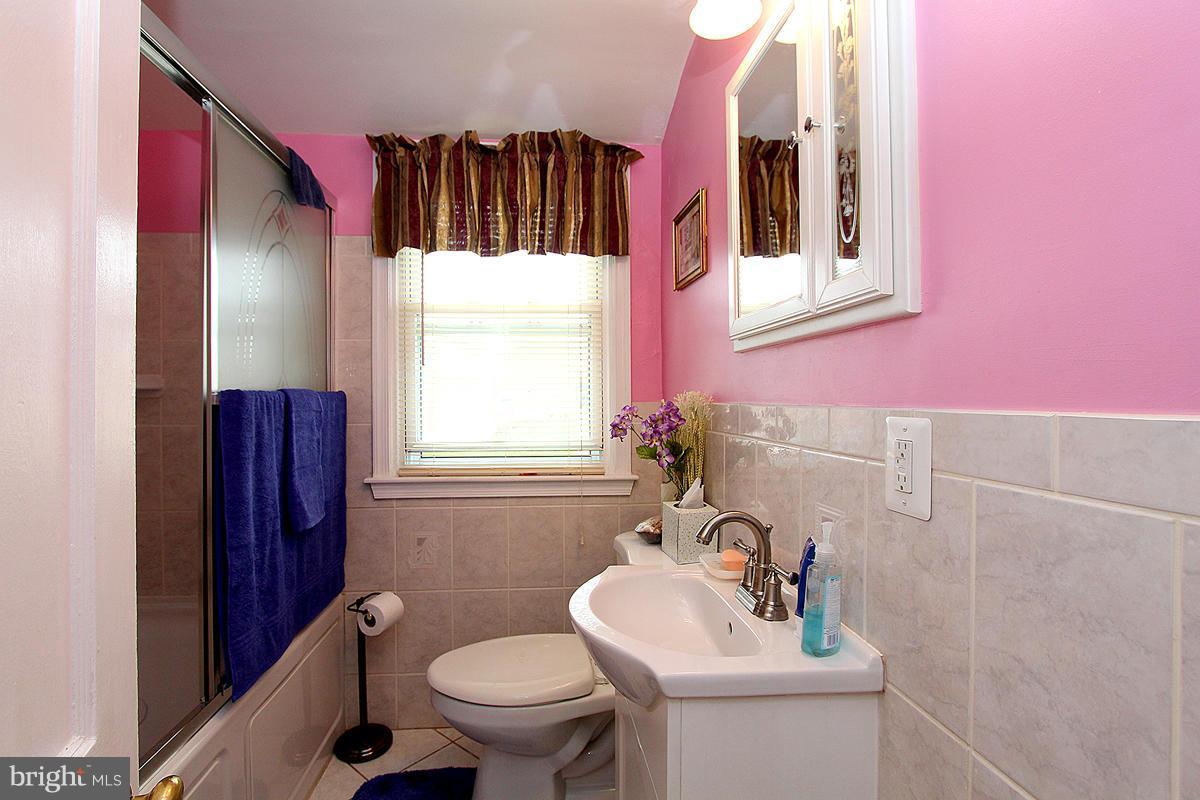 2031 Ramblewood Road Baltimore, MD 21239 - Photo 20 of 29 Bath