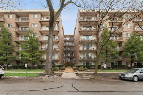 $335,000 | 411 Ashland Avenue, Unit 1A, River Forest, IL 60305