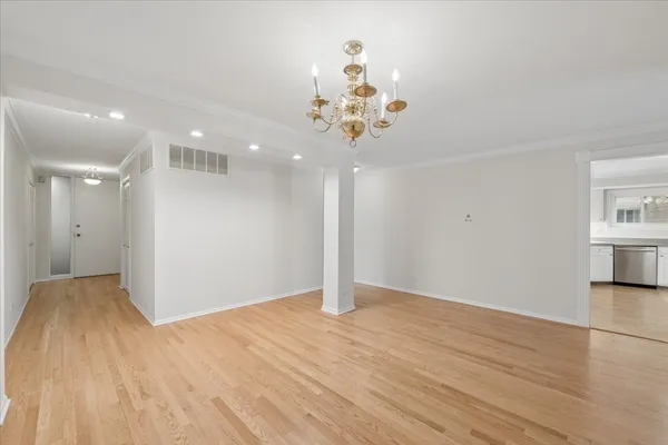 $335,000 | 411 Ashland Avenue, Unit 1A, River Forest, IL 60305