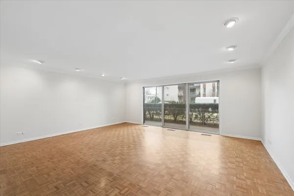 $335,000 | 411 Ashland Avenue, Unit 1A, River Forest, IL 60305