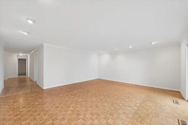 $335,000 | 411 Ashland Avenue, Unit 1A, River Forest, IL 60305