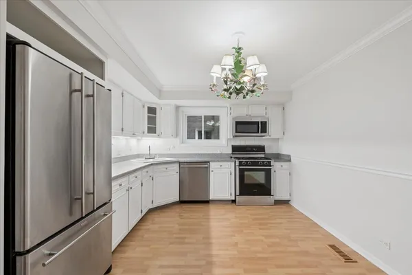 $335,000 | 411 Ashland Avenue, Unit 1A, River Forest, IL 60305