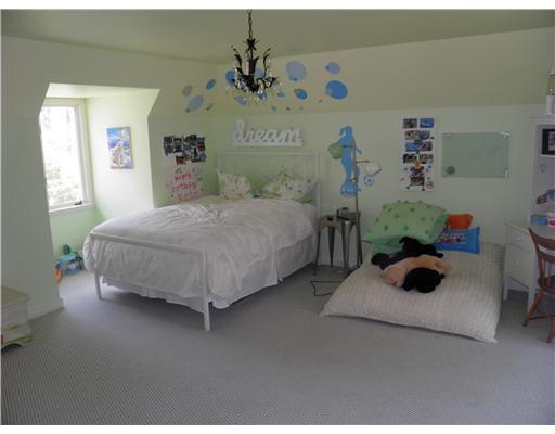 847 Persimmon Road Sewickley Heights, PA 15143 - Photo 15 of 19 Bedroom.