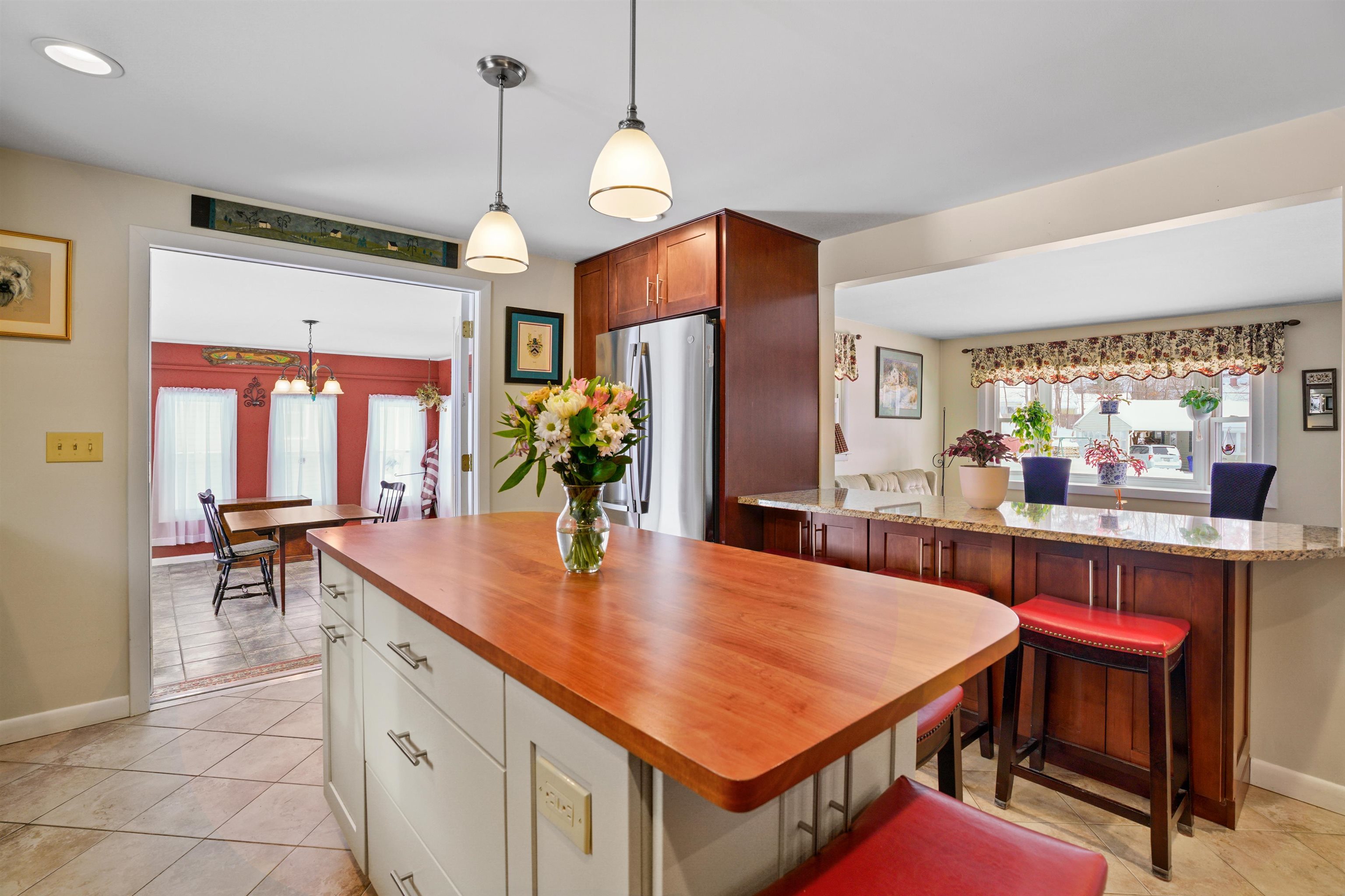 59 Tondreau Court Manchester, NH 03102 - Photo 11 of 33