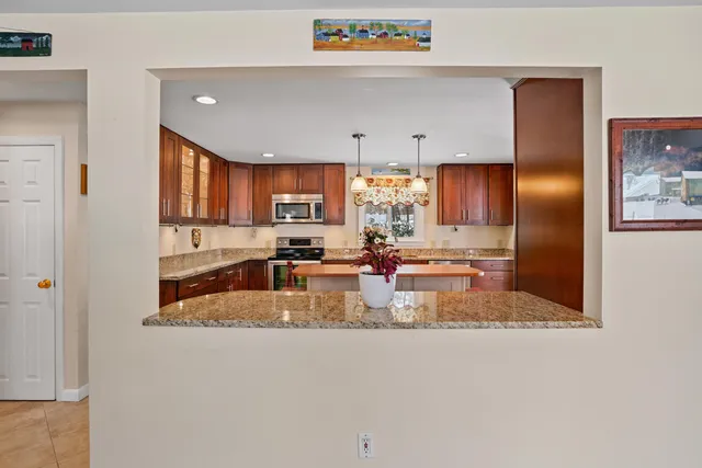 $425,000 | 59 Tondreau Court, Manchester, NH 03102