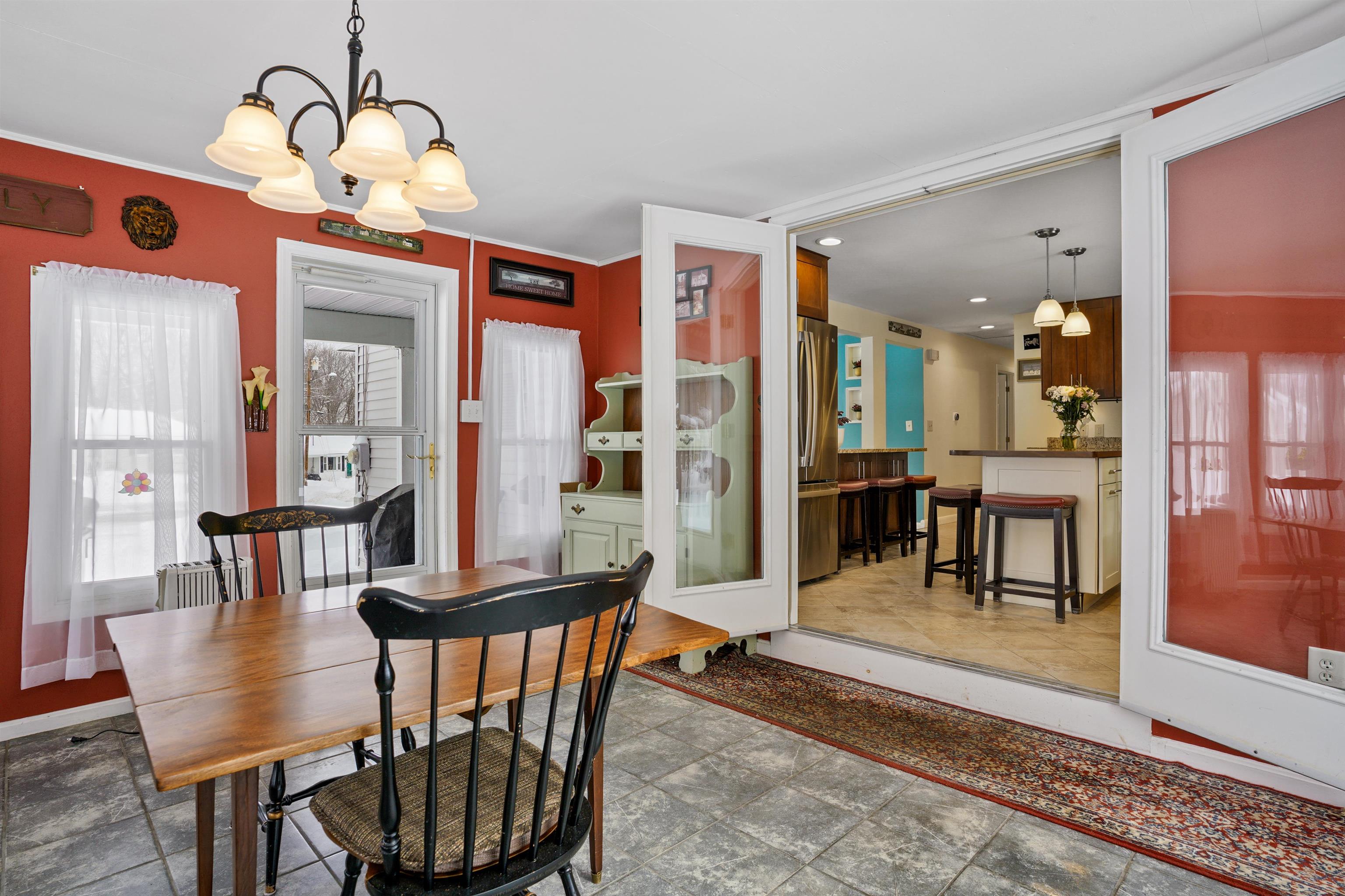 59 Tondreau Court Manchester, NH 03102 - Photo 7 of 33