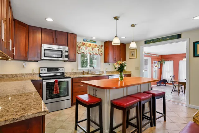 $425,000 | 59 Tondreau Court, Manchester, NH 03102