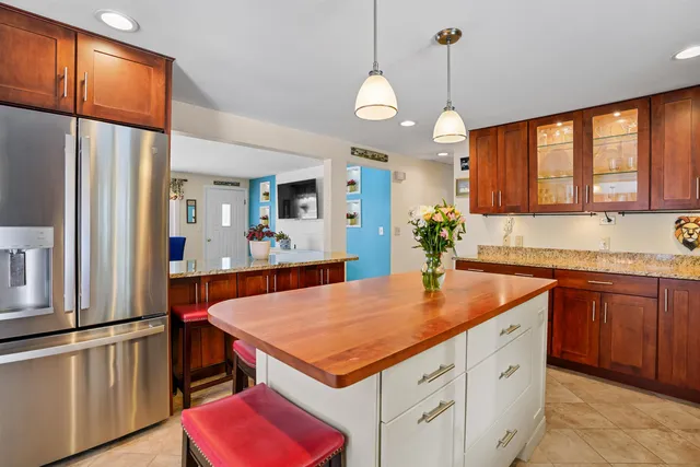 $425,000 | 59 Tondreau Court, Manchester, NH 03102