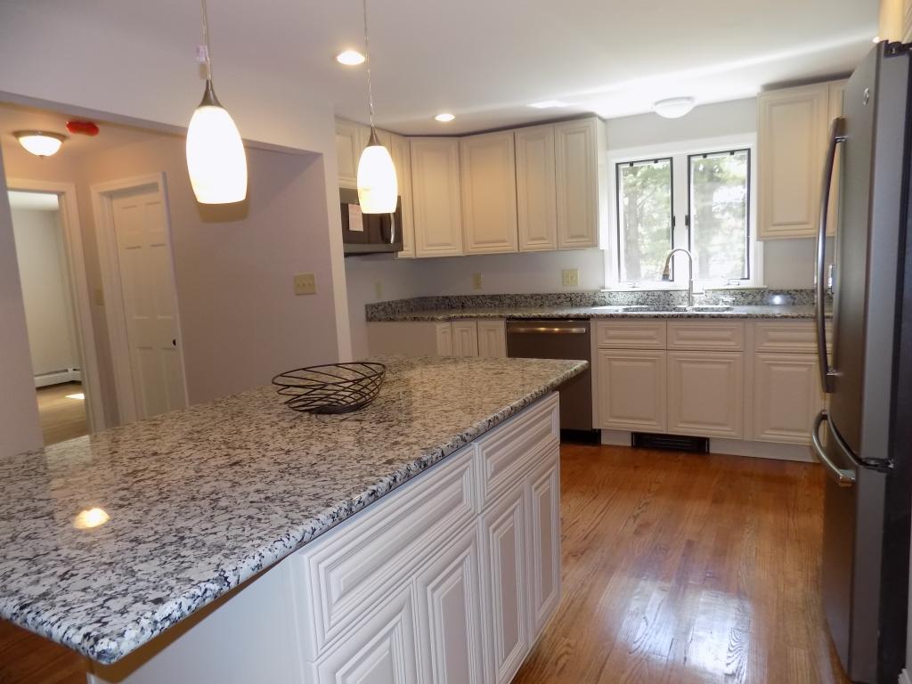 2 Hampshire Road North Hampton, NH 03862 - Photo 4 of 26 Gallery Image 4