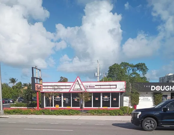$6,000 | 1380 South Federal Highway, Pompano Beach, FL 33062