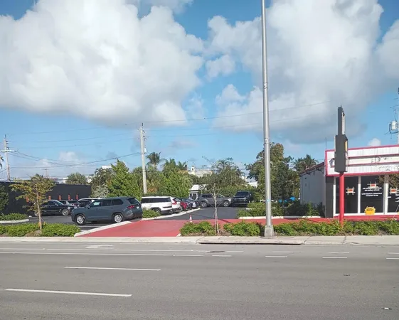 $6,000 | 1380 South Federal Highway, Pompano Beach, FL 33062