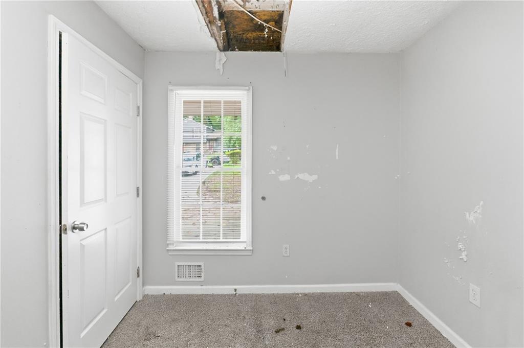 837 Hemingway Road Stone Mountain, GA 30088 - Photo 11 of 28 Gallery Image 11