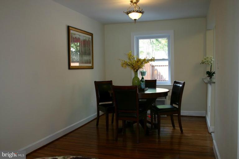 2805 16th Road South, Unit A Arlington, VA 22204 - Photo 16 of 28 Refinished hardwood floors