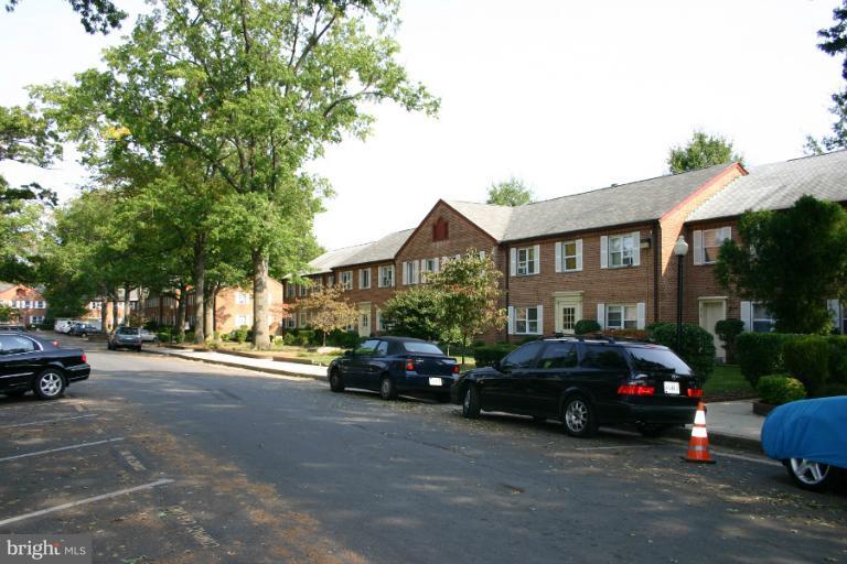 2805 16th Road South, Unit A Arlington, VA 22204 - Photo 24 of 28 Exterior (General)