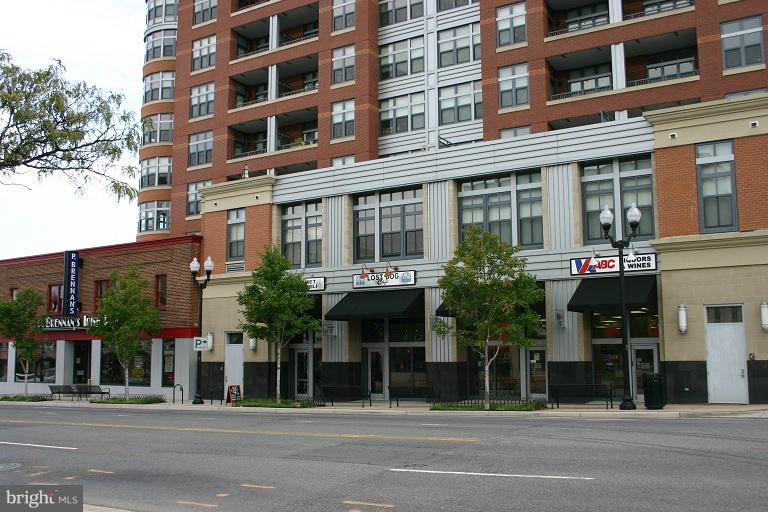 2805 16th Road South, Unit A Arlington, VA 22204 - Photo 6 of 28 New bar on Columbia Pike