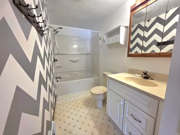 $259,000 | 7816 North Clover Lane, Walkerton, IN 46574