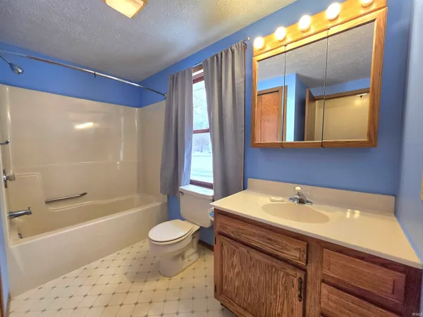 $259,000 | 7816 North Clover Lane, Walkerton, IN 46574