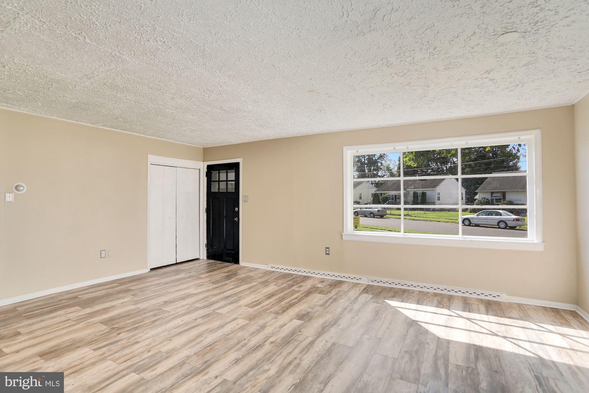 3 Sheldon Road Pemberton, NJ 08068 - Photo 17 of 27 Living Room