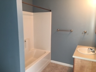 96 River Road, Unit 210 Manchester, NH 03104 - Photo 13 of 28 Gallery Image 13